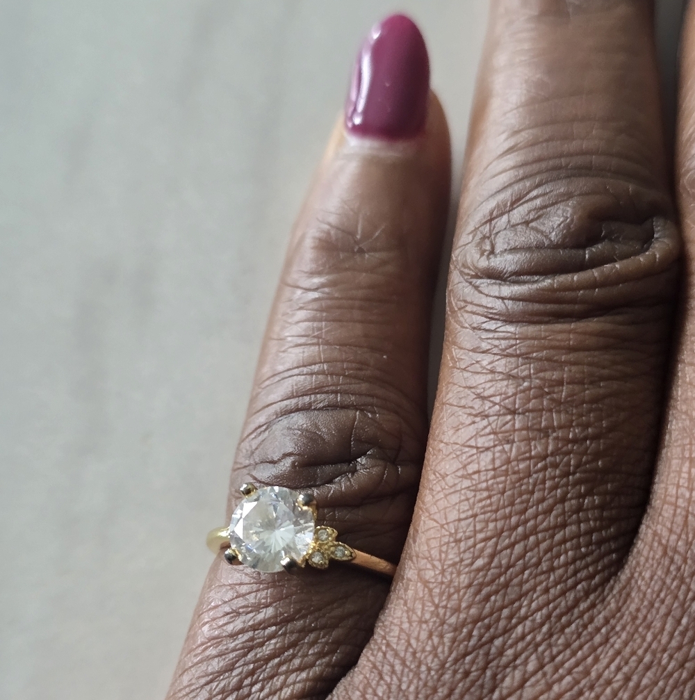 Macy's Women Engagement Ring Size 6 Gold Plated has a small blemish - Picture 2 of 9